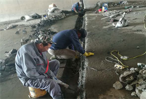 岳阳铁路框架桥伸缩缝堵漏