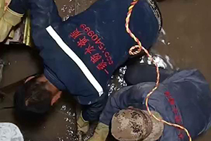 岳阳电梯井堵漏施工视频